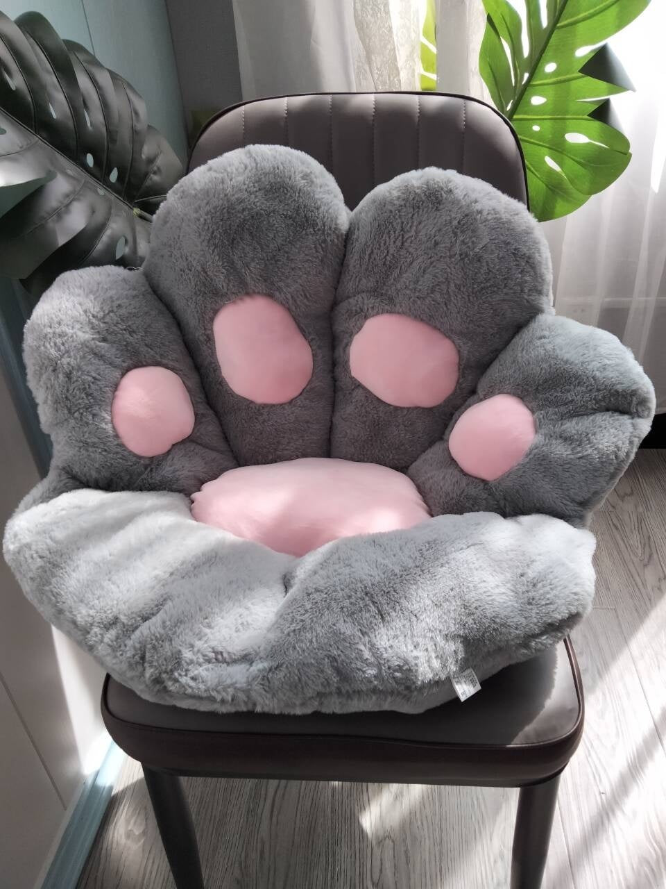 Semi Surrounded Cushion Chair